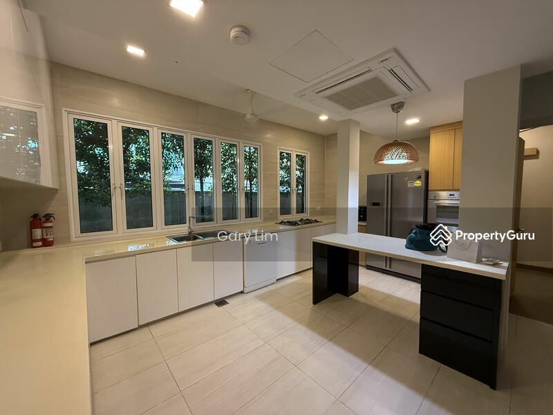 Semi-Detached for Rent: Holland, D10, 279228