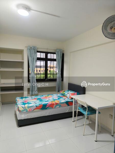 Prop-GPT: HDB Flat: D19  305B Anchorvale Link