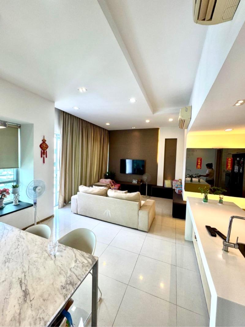 Prop-GPT: Condominium: D03 Tiong Bahru Domain 21