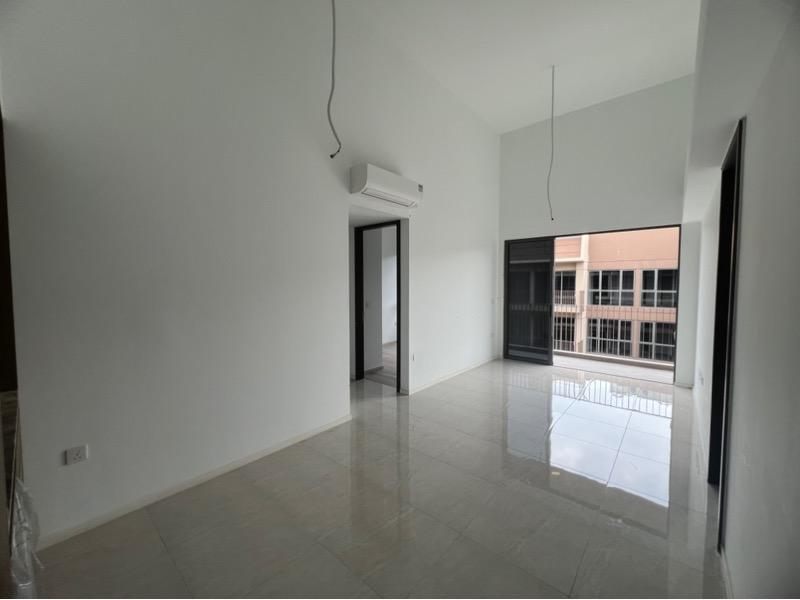 Prop-GPT: Condominium: D27 Yishun The Watergardens at Canberra