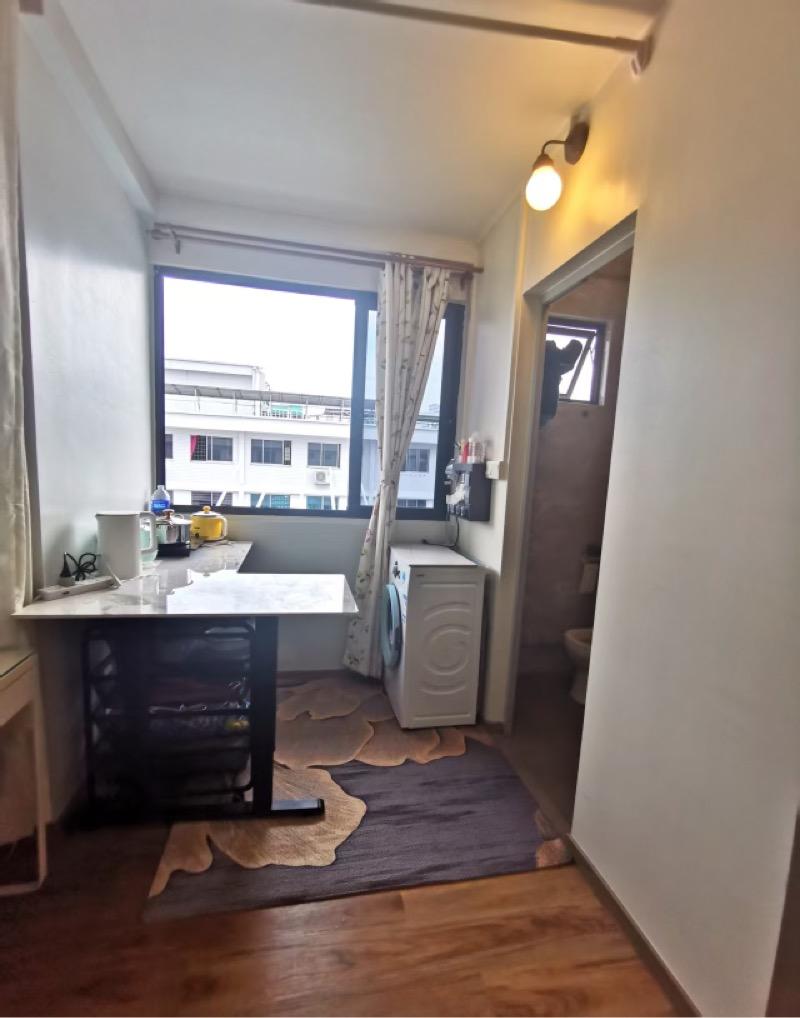 824 Jurong West Street 81 HDB Apartment For Rent, $2,550, 1 Bed 1 Bath 215 sqft $11.86 psf
