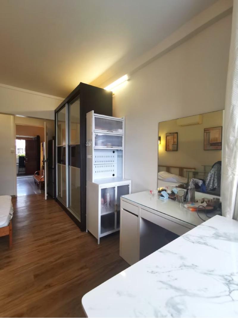 824 Jurong West Street 81 HDB Apartment For Rent, $2,550, 1 Bed 1 Bath 215 sqft $11.86 psf