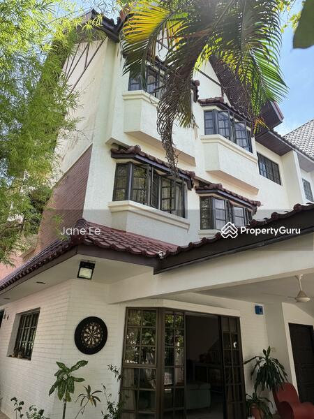 Prop-GPT: Semi-Detached: D10  Duchess Place