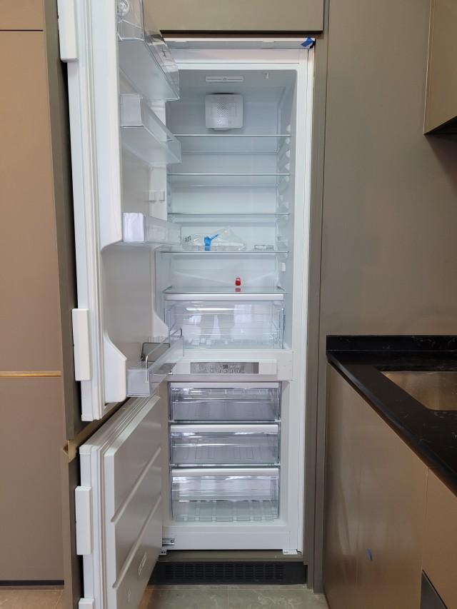 Park Colonial Condominium For Rent, $4,600, 2 Bed 2 Bath 678 sqft $6.78 psf