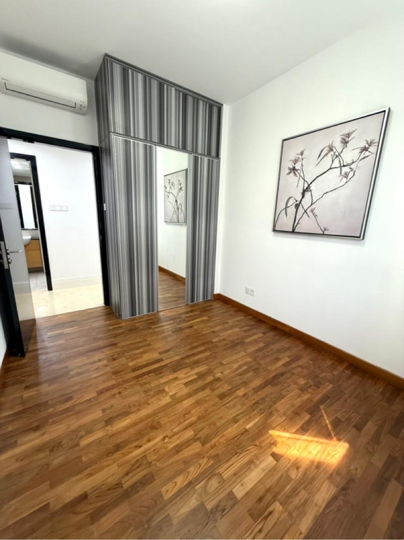 Condominium for Rent: D14, 398087