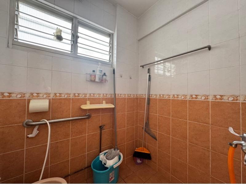 212 Marsiling Crescent HDB Apartment For Rent, $2,600, 3 Bed 2 Bath 796 sqft $3.27 psf