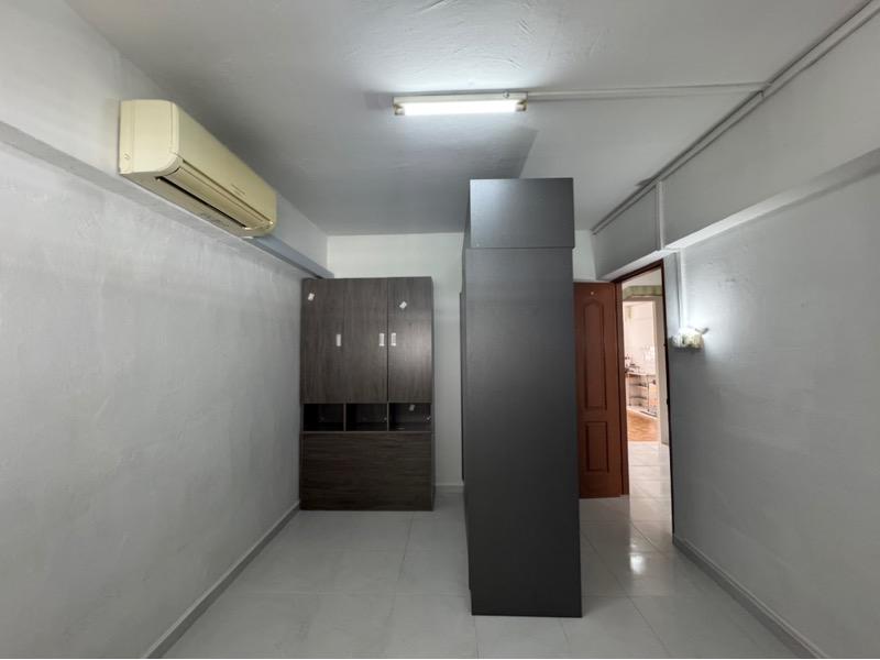 212 Marsiling Crescent HDB Apartment For Rent, $2,600, 3 Bed 2 Bath 796 sqft $3.27 psf