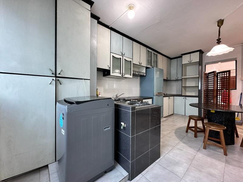 211 Bukit Batok Street 21 HDB Apartment For Rent, $3,500, 3 Bed 2 Bath 1,119 sqft $3.13 psf