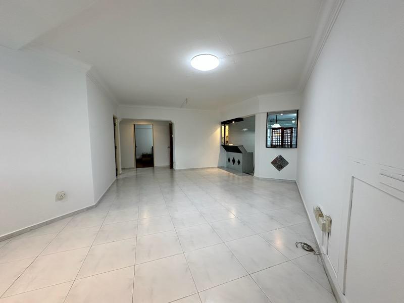 211 Bukit Batok Street 21 HDB Apartment For Rent, $3,500, 3 Bed 2 Bath 1,119 sqft $3.13 psf