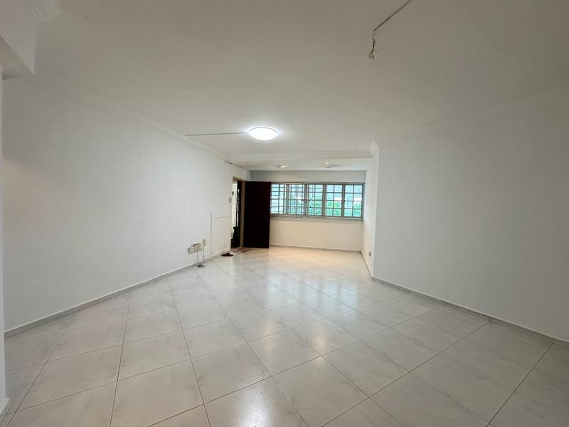 211 Bukit Batok Street 21 HDB Apartment For Rent, $3,500, 3 Bed 2 Bath 1,119 sqft $3.13 psf