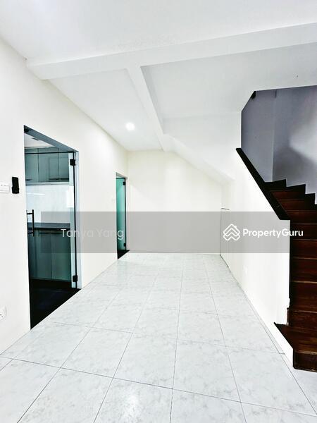 Semi-Detached for Rent: D15, 438284