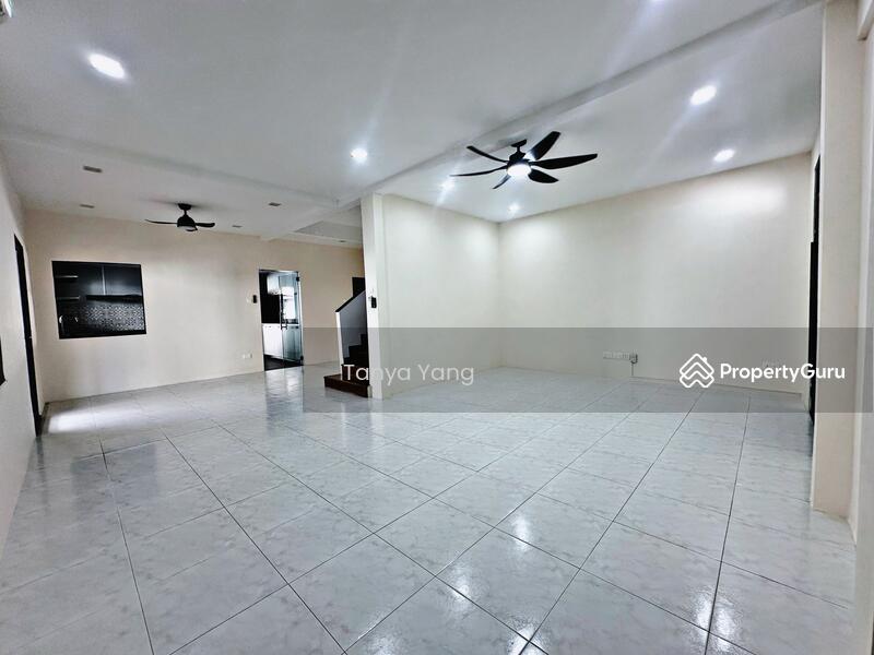 Semi-Detached for Rent: D15, 438284