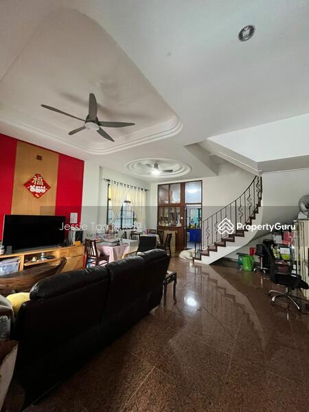 Prop-GPT: Terrace: D15  Mugliston road