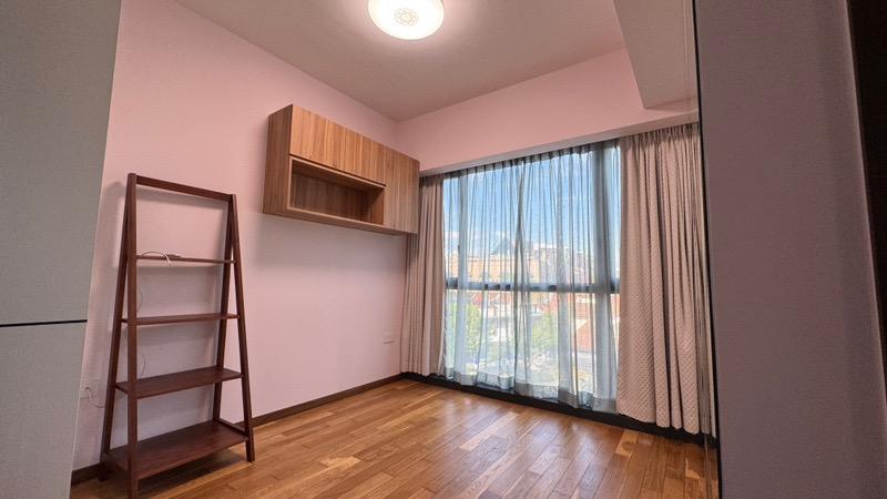 ROYALGREEN Condominium For Rent, $5,000, 2 Bed 1 Bath 710 sqft $7.04 psf