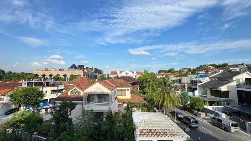 ROYALGREEN Condominium For Rent, $5,000, 2 Bed 1 Bath 710 sqft $7.04 psf