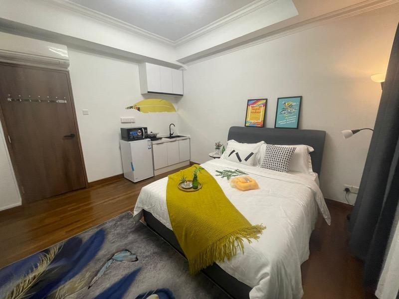 Kew Residencia Town House Room Rental, $1,868, 1 Bed 1 Bath 610 sqft $3.06 psf