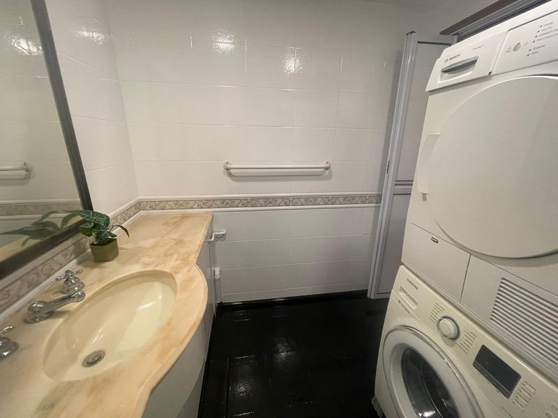 Kew Residencia Town House Room Rental, $1,868, 1 Bed 1 Bath 610 sqft $3.06 psf