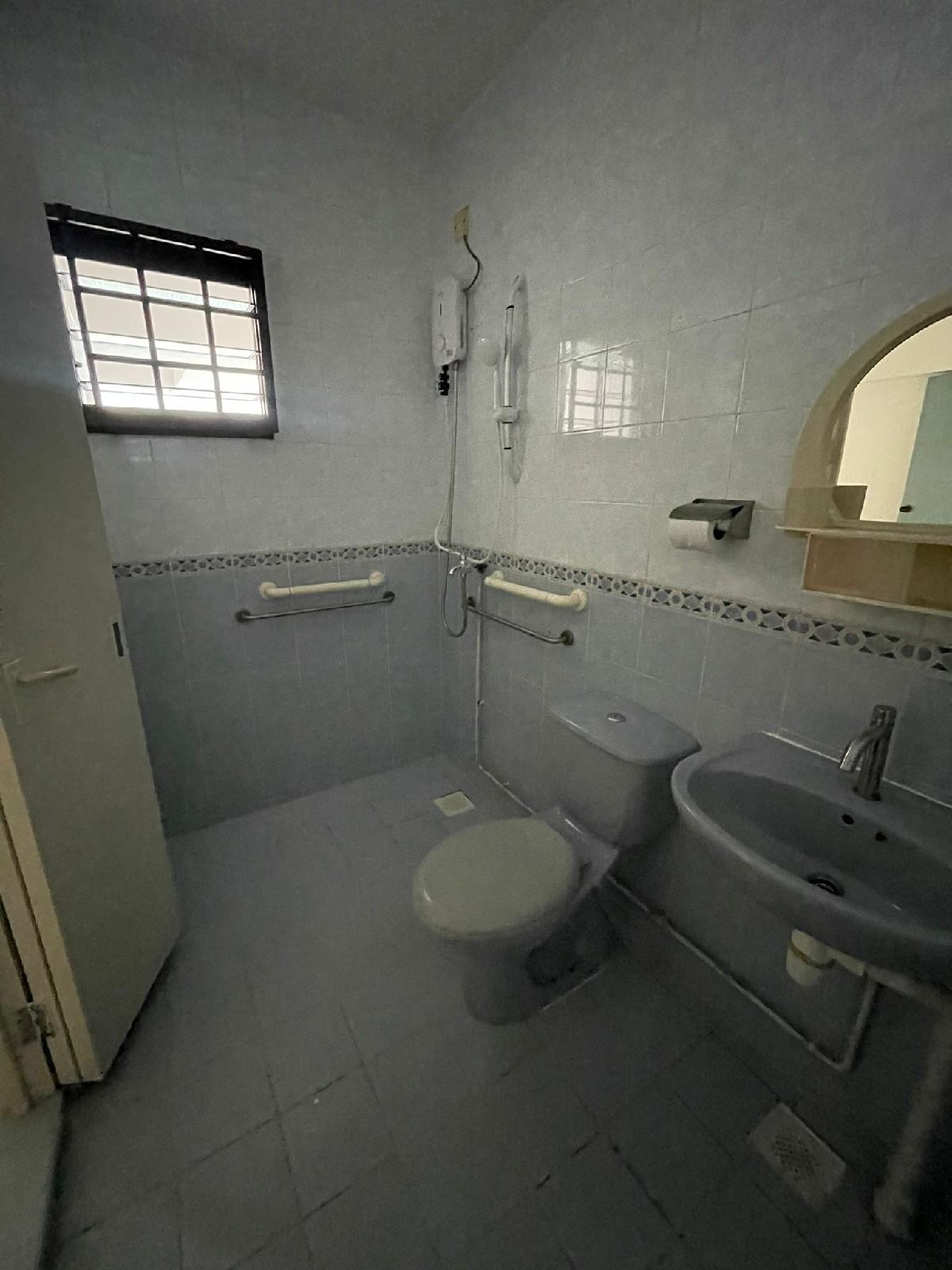 295C Compassvale Crescent HDB Apartment Room Rental, $1,100, 1 Bed 1 Bath 1,615 sqft $0.68 psf
