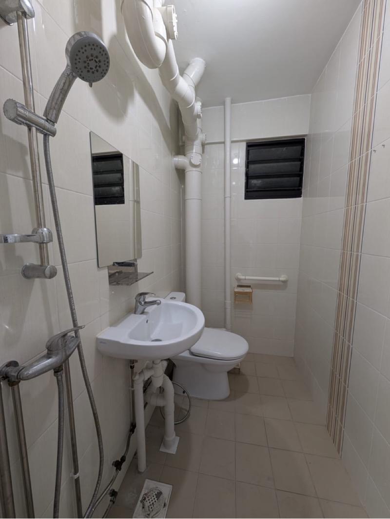 359 Bukit Batok Street 31 HDB Apartment For Rent, $2,900, 2 Bed 2 Bath 688 sqft $4.22 psf