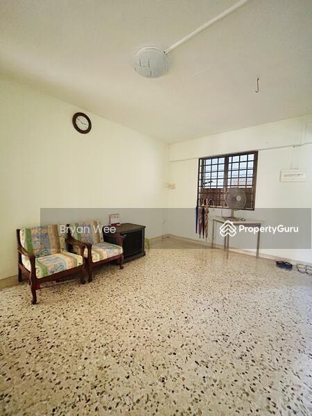 Prop-GPT: HDB Flat: D19  115 Hougang Avenue 1