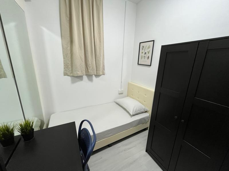 Prop-GPT: Apartment: D14 Geylang Sims Green