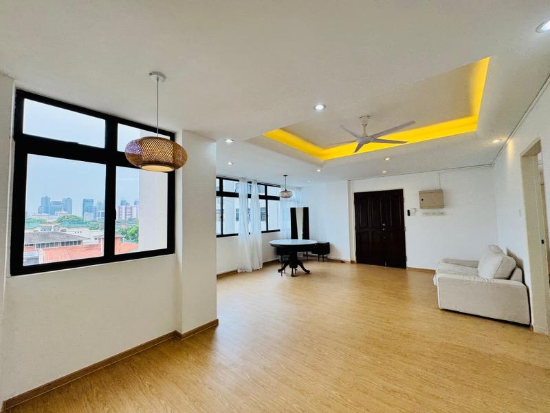 Prop-GPT: Apartment: D08  Keng Lee View