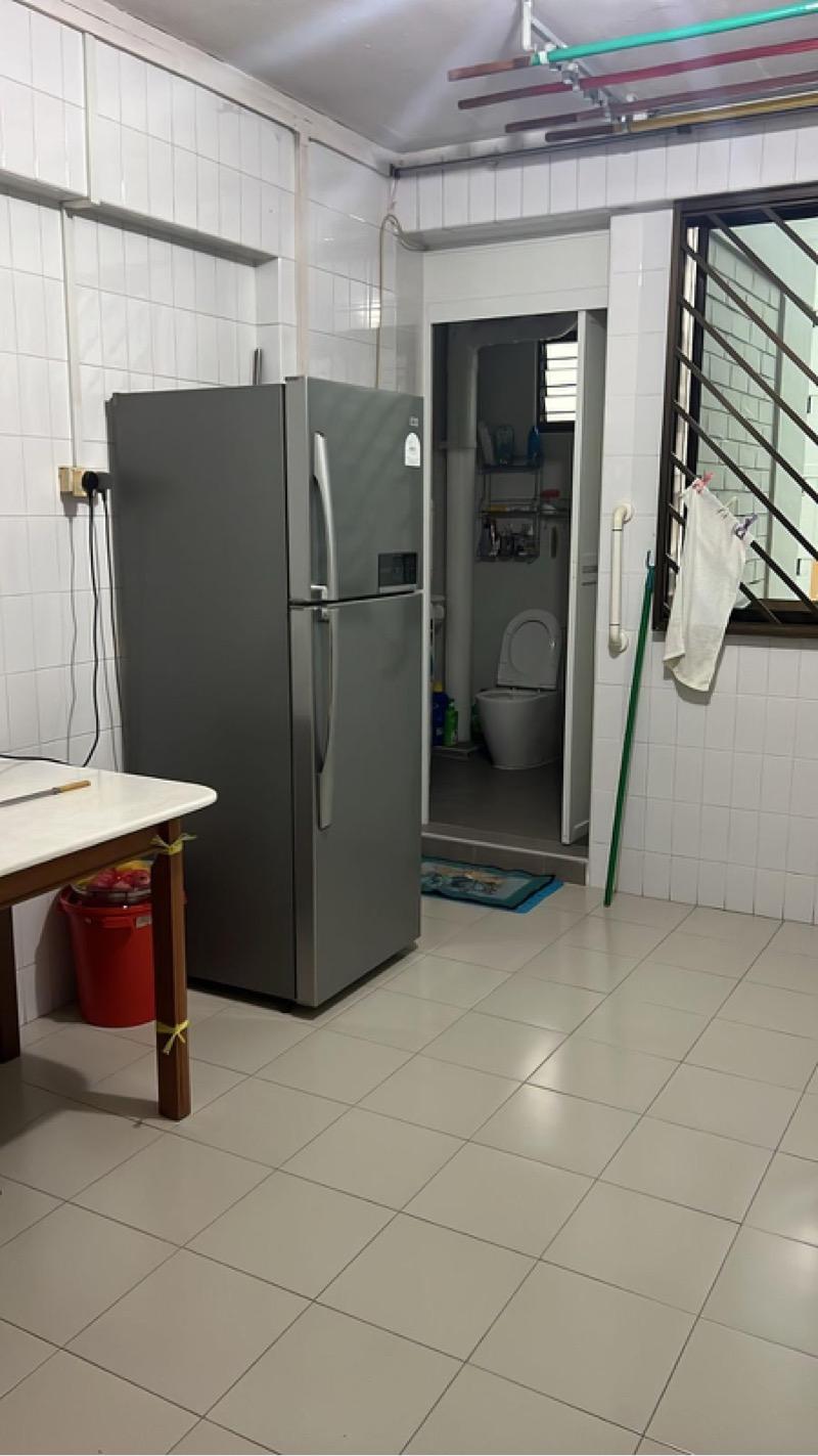 850 Yishun Street 81 HDB Apartment Room Rental, $950, 1 Bed 2 Bath 1,205 sqft $0.79 psf