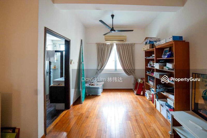 Semi-Detached for Rent: D19, 557552