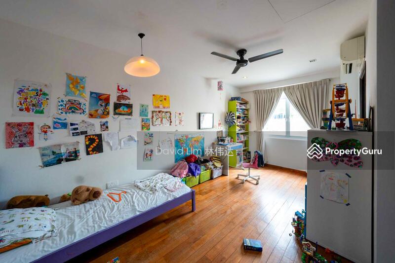 Semi-Detached for Rent: D19, 557552