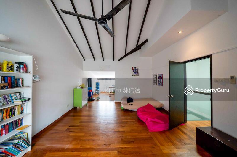 Semi-Detached for Rent: D19, 557552