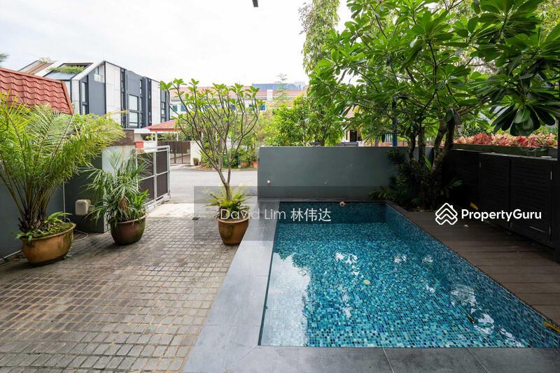 Semi-Detached for Rent: D19, 557552