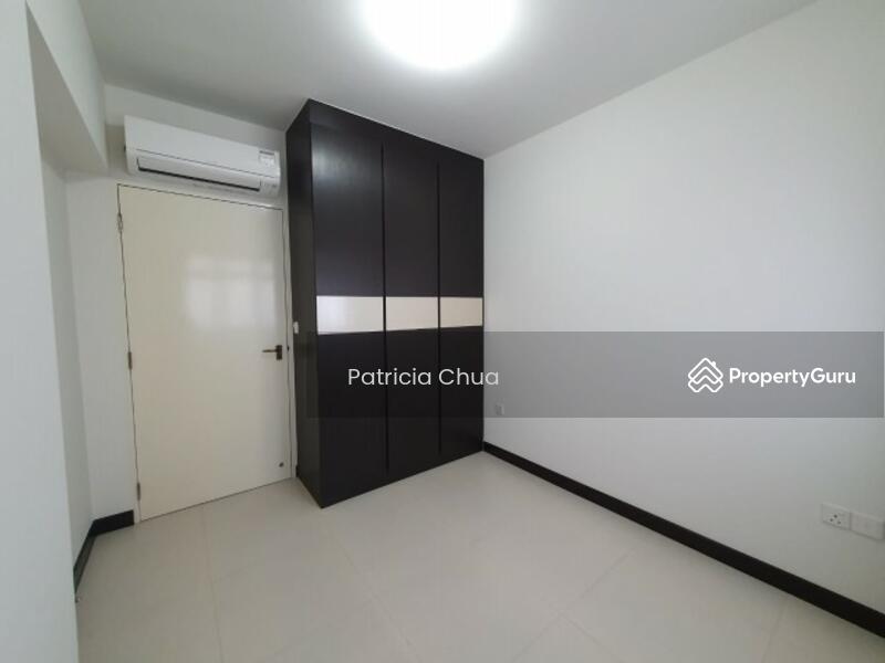 Prop-GPT: HDB Flat: D18  869A Tampines Avenue 8