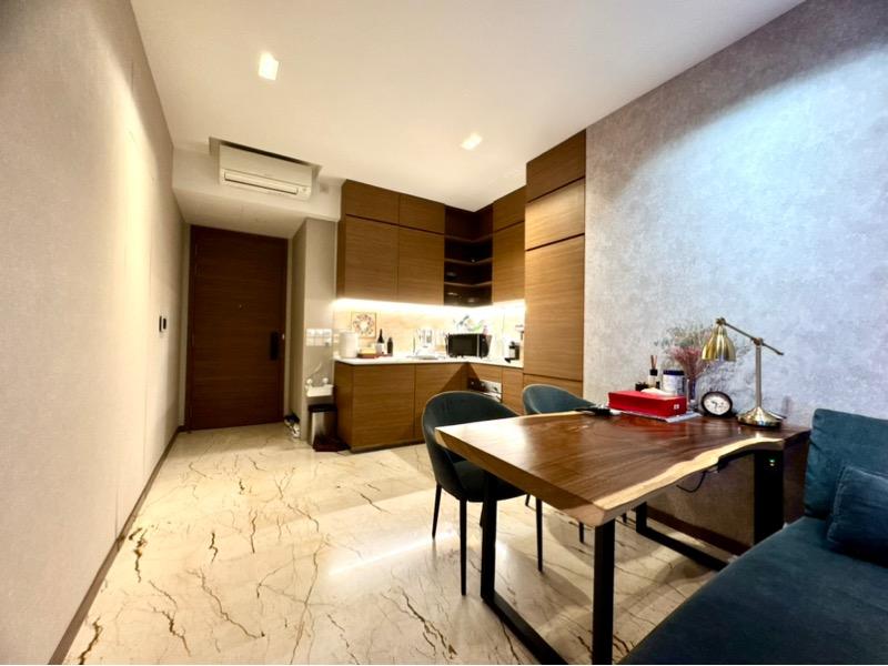 Queens Peak Condominium For Rent, $4,200, 2 Bed 1 Bath 624 sqft $6.73 psf