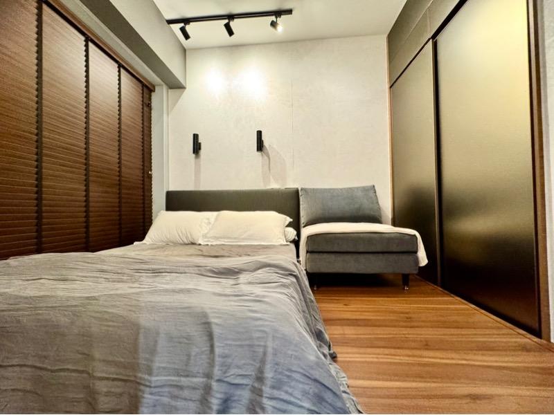 Queens Peak Condominium For Rent, $4,200, 2 Bed 1 Bath 624 sqft $6.73 psf