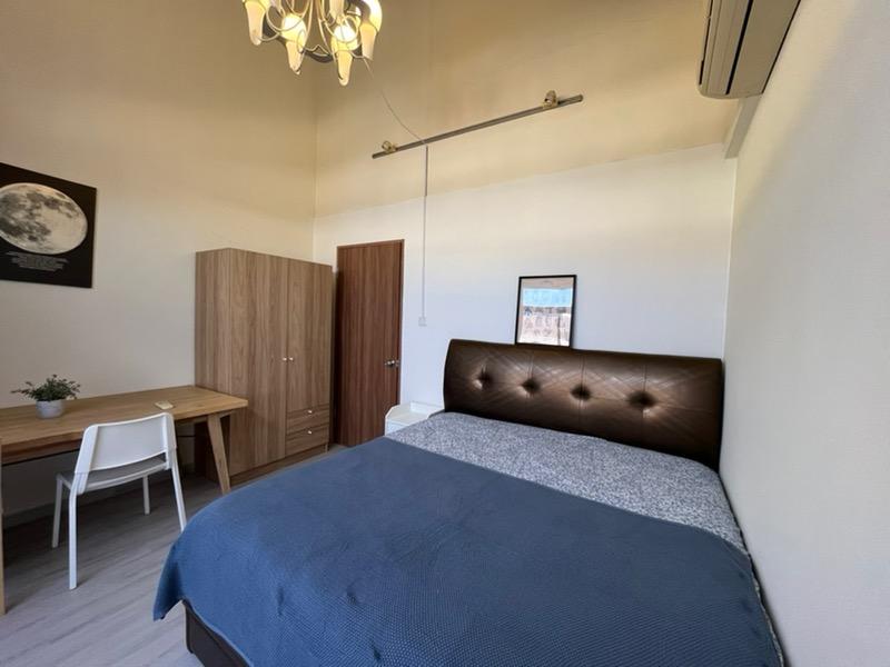Sims Green Apartment Room Rental, $1,800, 1 Bed 1 Bath 160 sqft $11.25 psf