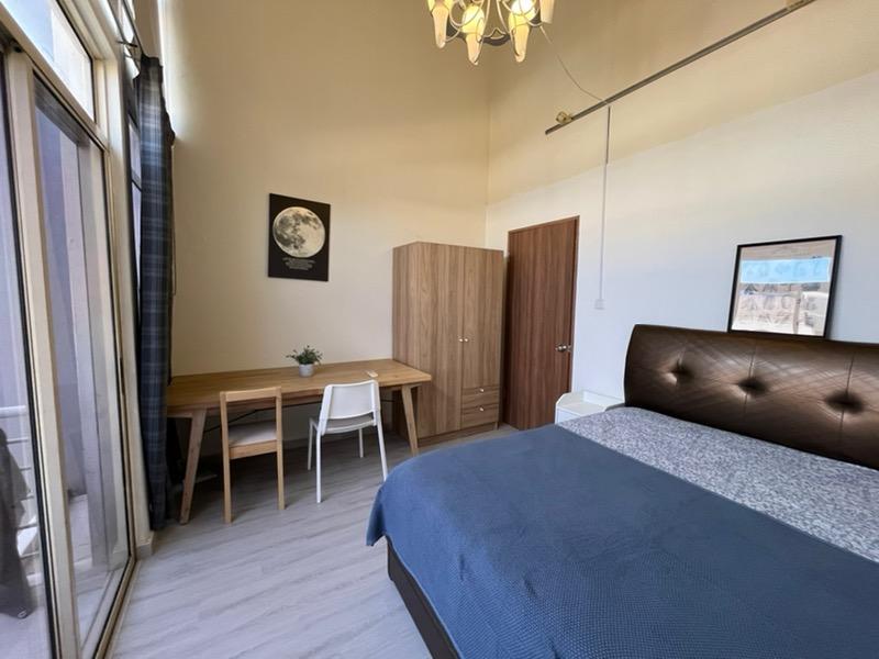 Sims Green Apartment Room Rental, $1,800, 1 Bed 1 Bath 160 sqft $11.25 psf