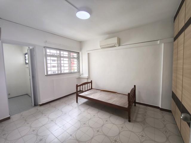 240 Hougang Street 22 HDB Apartment For Rent, $2,800, 2 Bed 2 Bath 797 sqft $3.51 psf