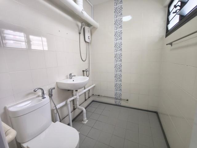 240 Hougang Street 22 HDB Apartment For Rent, $2,800, 2 Bed 2 Bath 797 sqft $3.51 psf