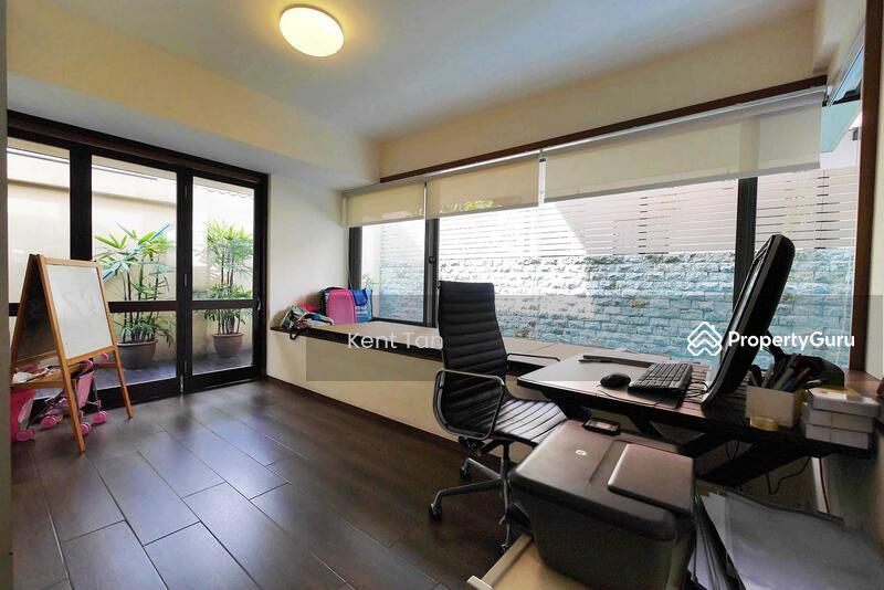 Corner Terrace for Rent: D19, 558008