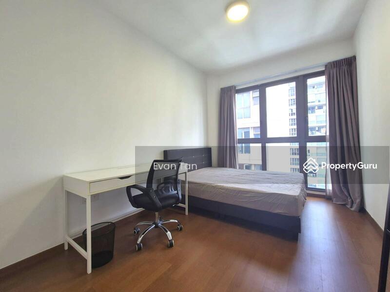 Prop-GPT: Condominium: D19  Master Room @ Kovan! 1 Pax Only!