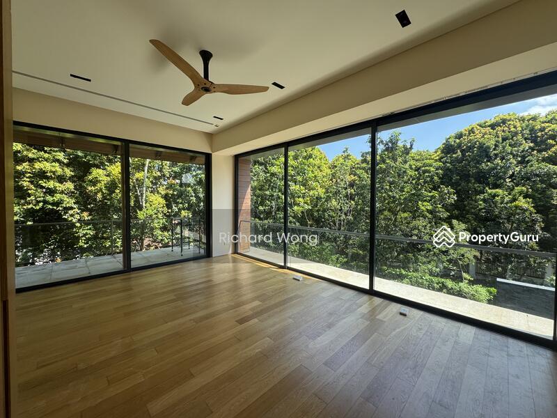 Prop-GPT: Bungalow - Good Class: D10  Cornwall garden