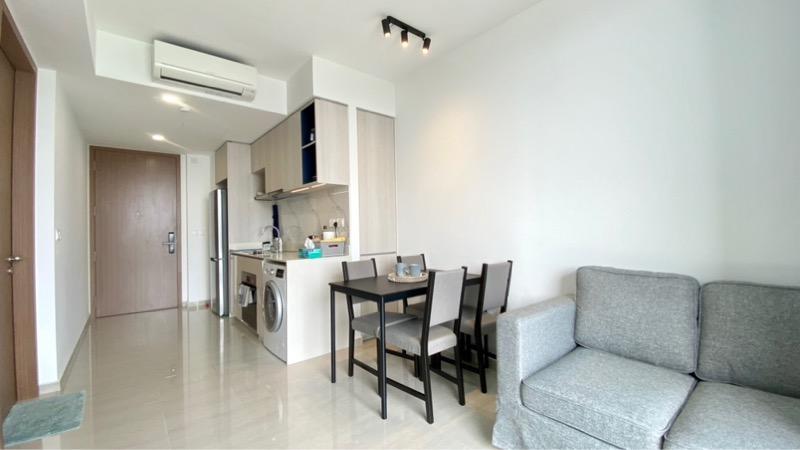 Prop-GPT: Condominium: D05  Whistler Grand