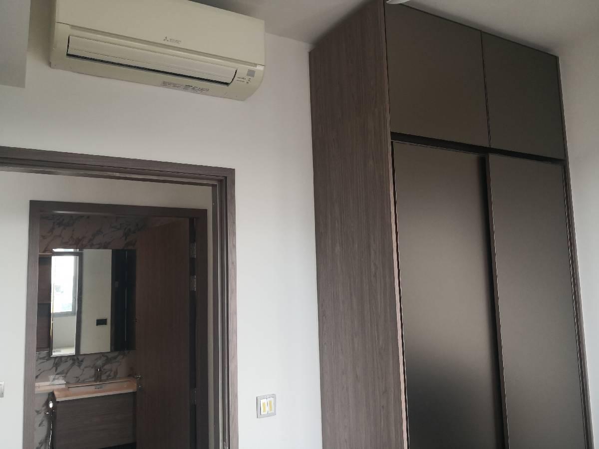 Queens Peak Condominium For Rent, $6,300, 3 Bed 2 Bath 850 sqft $7.41 psf