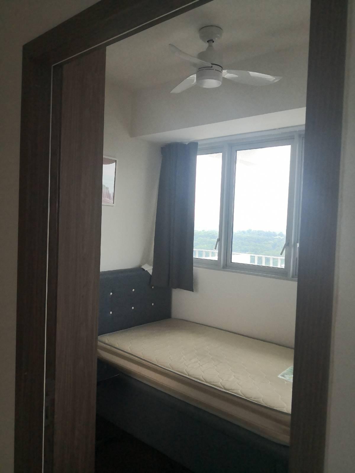 Queens Peak Condominium For Rent, $6,300, 3 Bed 2 Bath 850 sqft $7.41 psf