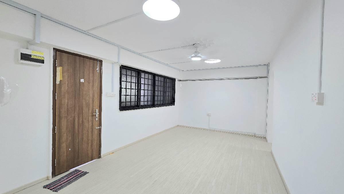 Prop-GPT: HDB Apartment: D27 Yishun 439 Yishun Avenue 11
