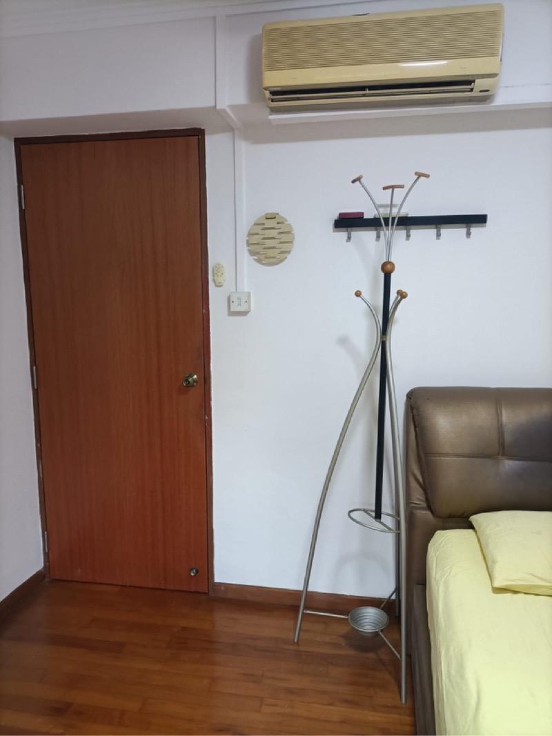 699 Hougang Street 52 HDB Apartment Room Rental, $900, 1 Bed 1 Bath 21 sqft $42.86 psf