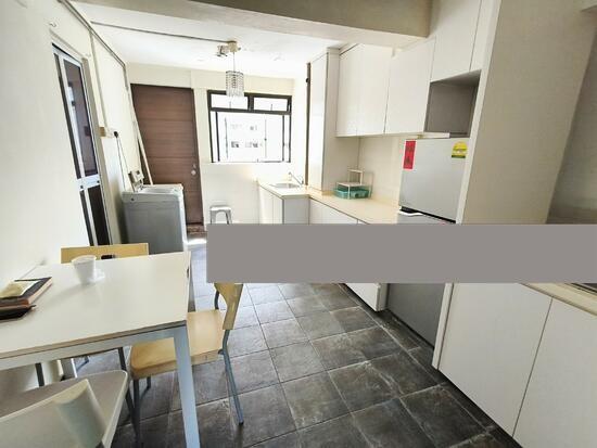 Prop-GPT: HDB Apartment: D15 Marine Parade 32 Marine Crescent