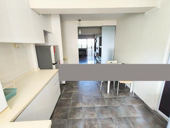 32 Marine Crescent HDB Apartment For Rent, $3,400, 2 Bed 1 Bath 7,535 sqft $0.45 psf