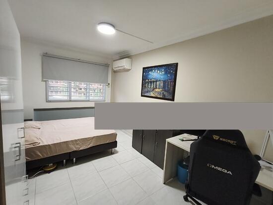 Prop-GPT: HDB Apartment: D18  497H Tampines Street 45
