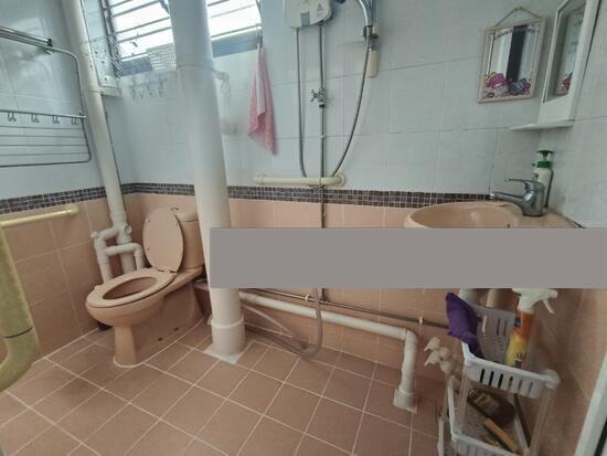 604 Bedok Reservoir Road HDB Apartment Room Rental, $1,000, 1 Bed 2 Bath 110 sqft $9.09 psf